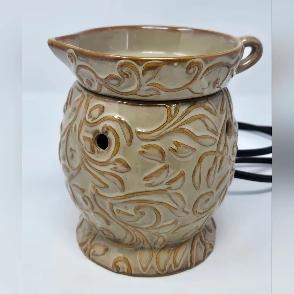 SCENTSY MALTA FULL SIZE WARMER WITH BOX RETIRED ISLAND COLLECTION WATER PITCHER